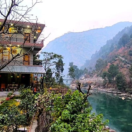 Tirthan Grand Riverside Banjar Exterior photo