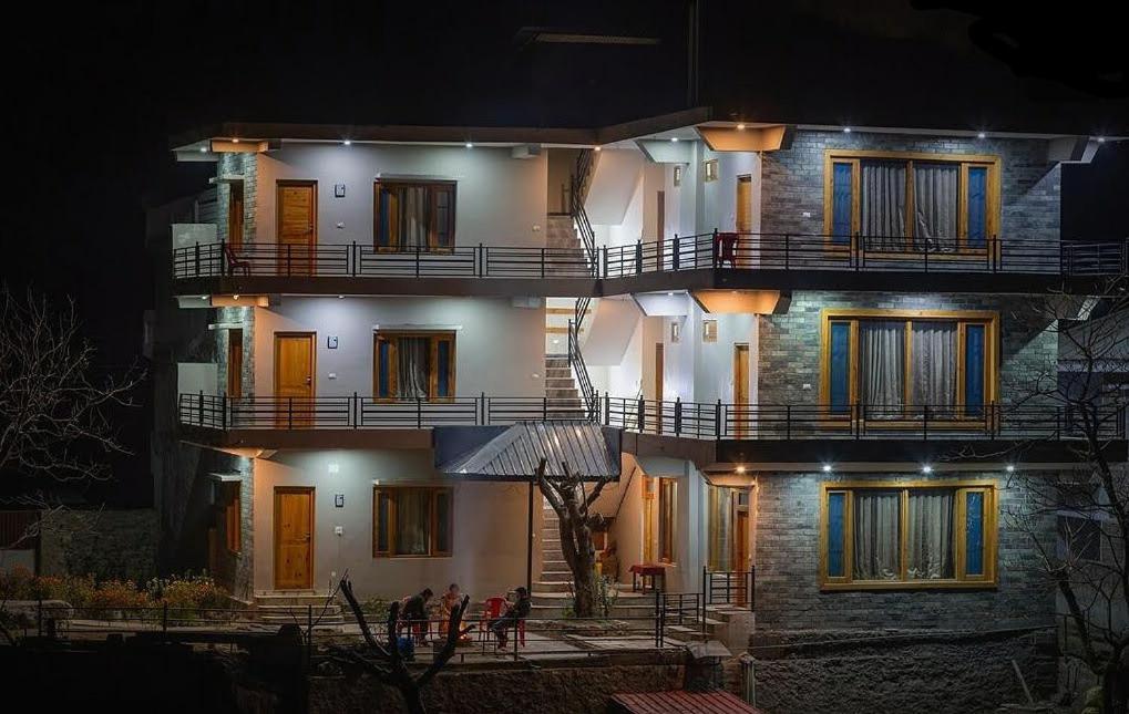 Tirthan Grand Riverside Banjar Exterior photo